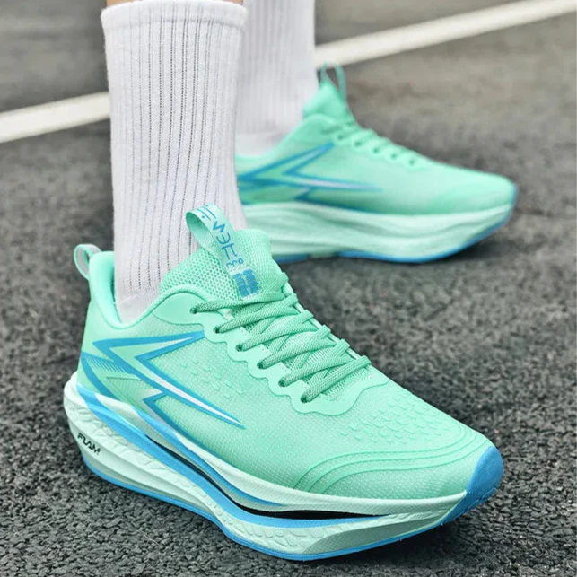 STRAVIX CarbonStrike Pro – Unleash Your Marathon Power